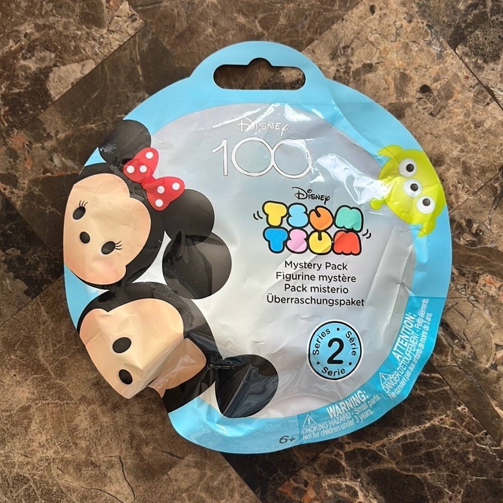 NWT sealed Disney 100 tsum tsum mystery pack series 2 / rare and collectible